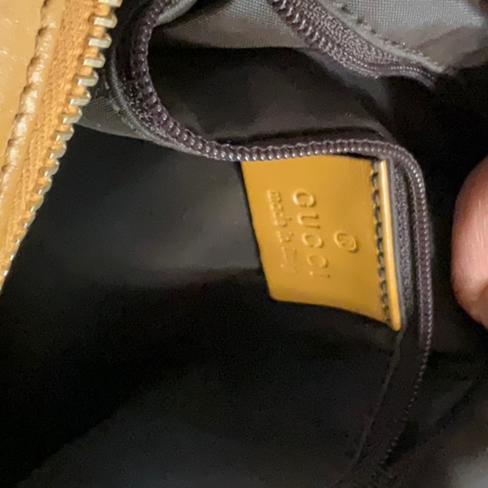 Gucci $1800 Bag, Crossbody, Leather Separating On Strap final sale free chain - Picture 5 of 5